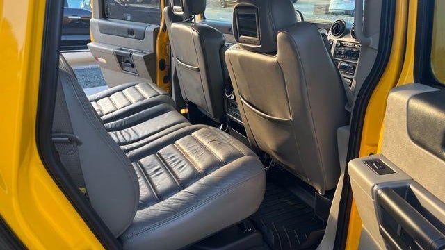 2003 HUMMER H2 Base