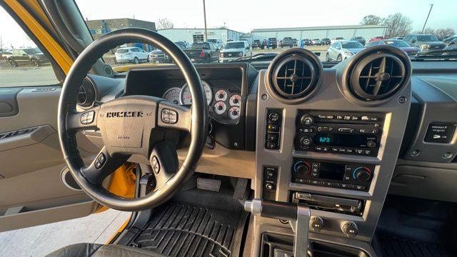 2003 HUMMER H2 Base