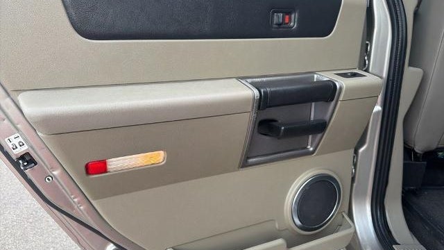 2003 HUMMER H2 Base