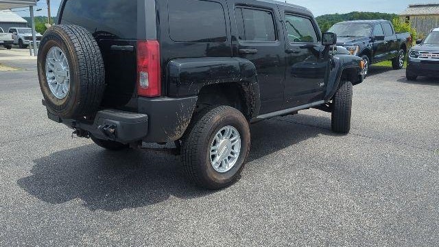 2009 HUMMER H3 Base