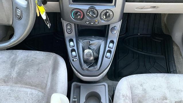 2004 Saturn Vue Base
