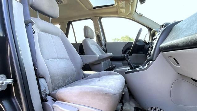 2004 Saturn Vue Base