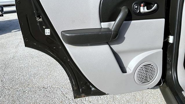 2004 Saturn Vue Base