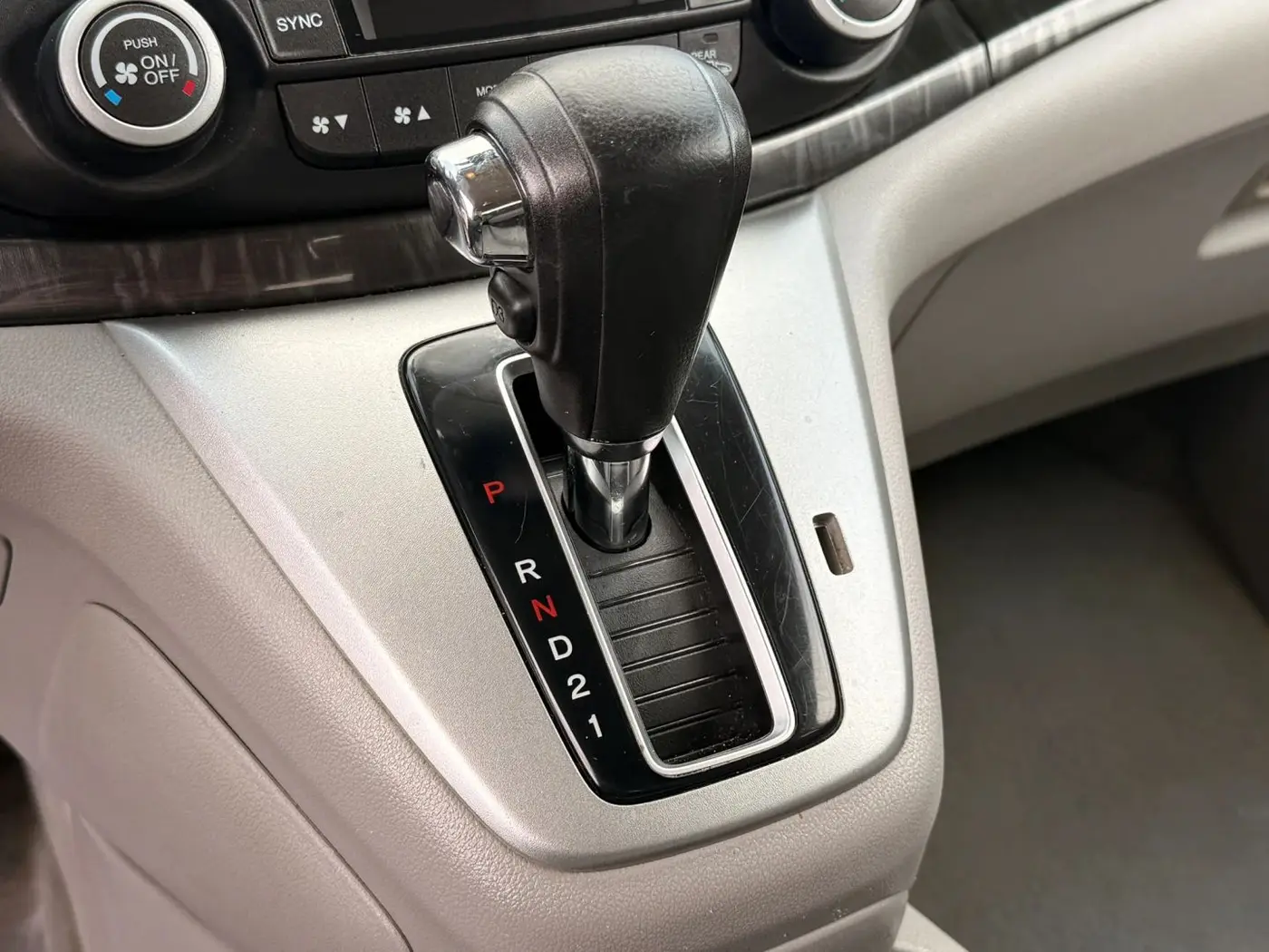 2013 Honda CR-V - $10,950