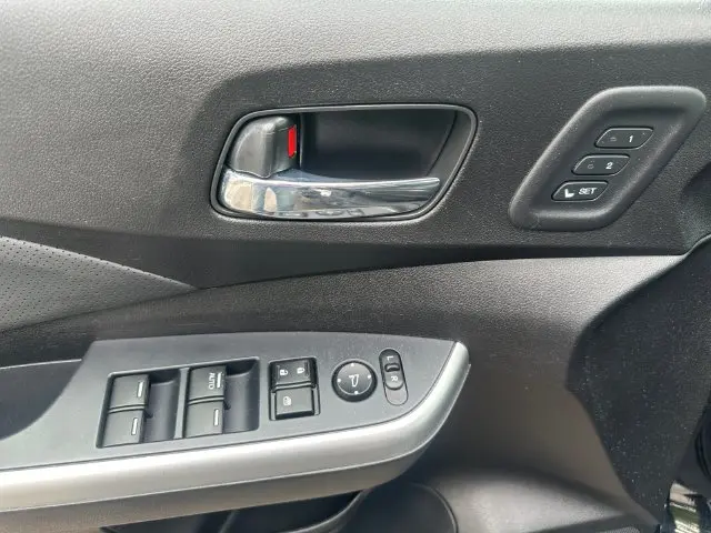 2016 Honda CR-V - $12,900