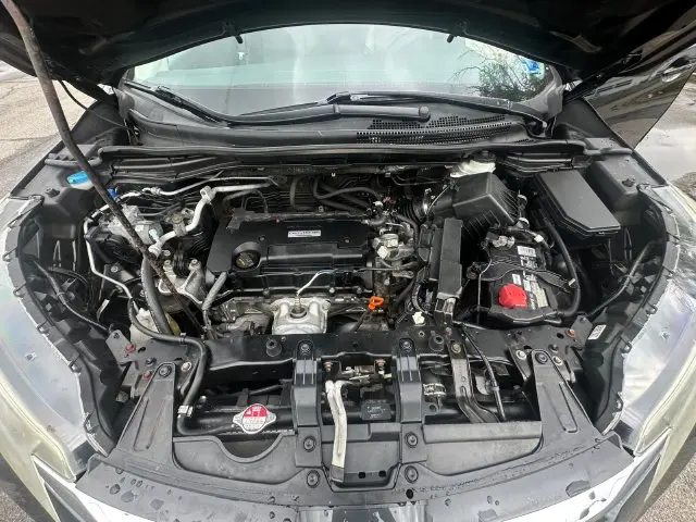 2016 Honda CR-V - $12,900