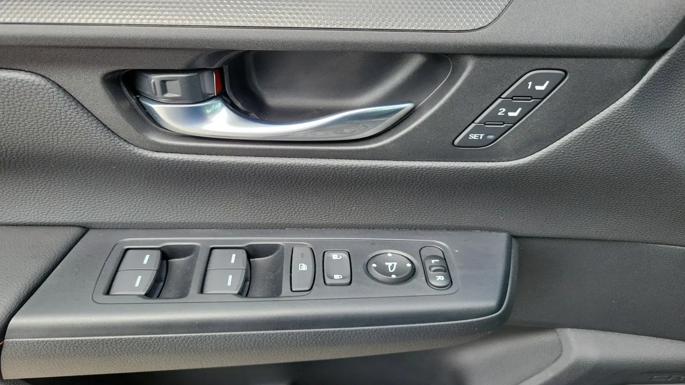 2025 Honda CR-V - $32,990