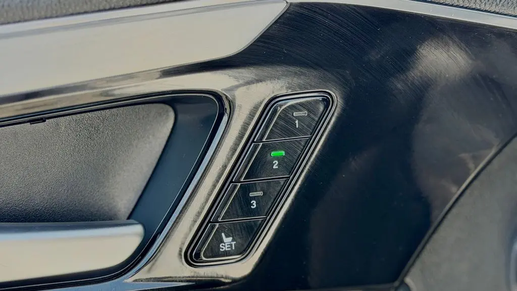 2025 Acura MDX w/Tech