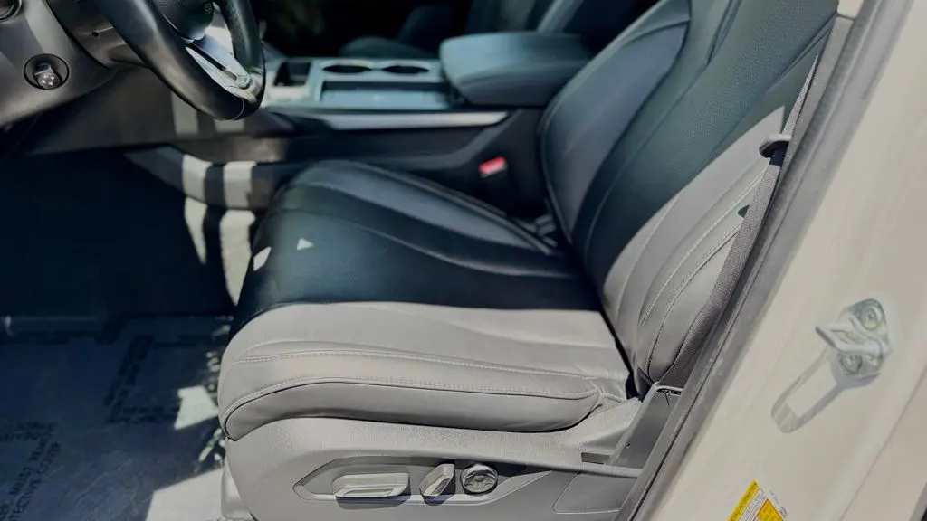 2025 Acura MDX w/Tech