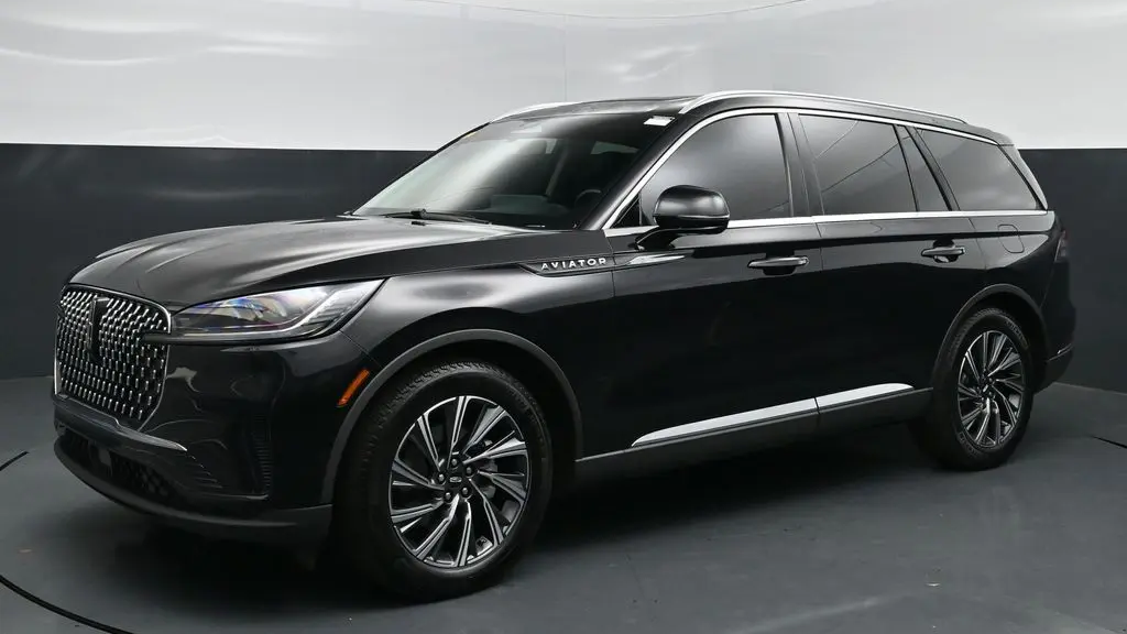 Preowned 2025 Lincoln Aviator Livery for Sale