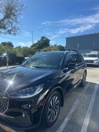 2025 Lincoln Aviator with Infinite Black Metallic Clearcoat Exterior