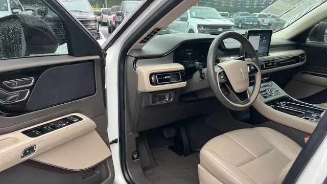 2023 Lincoln Aviator Standard