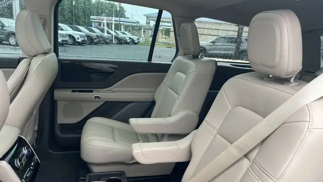 2023 Lincoln Aviator Standard
