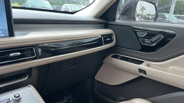 2023 Lincoln Aviator Standard