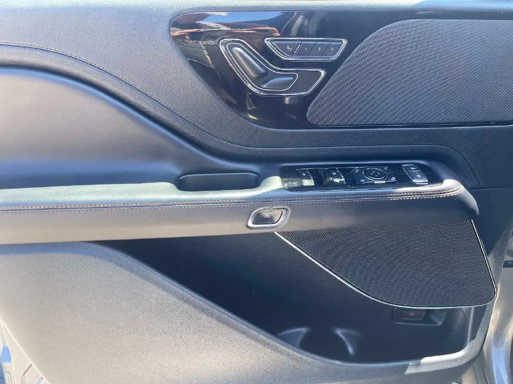 2023 Lincoln Aviator - $39,995