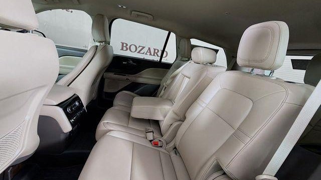 2023 Lincoln Aviator Standard