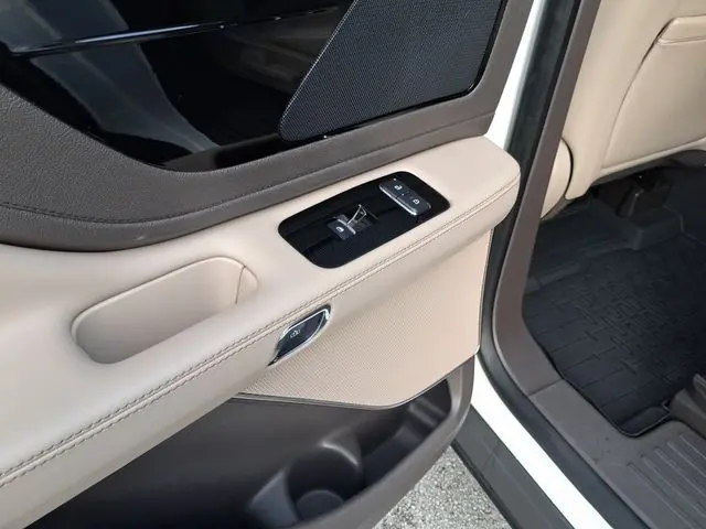2020 Lincoln Aviator - $21,990