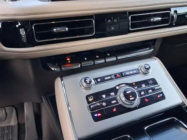 2020 Lincoln Aviator - $21,990
