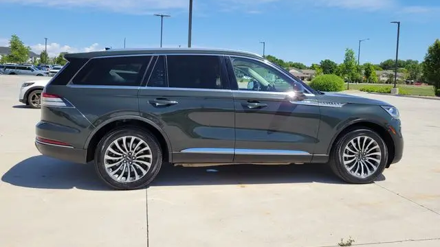 2022 Lincoln Aviator Standard