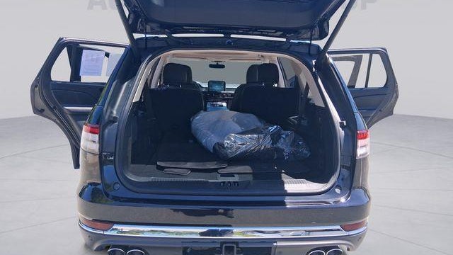 2023 Lincoln Aviator Standard