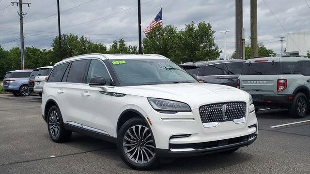 2023 Lincoln Aviator Standard
