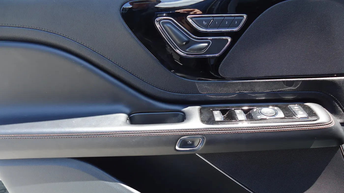 2023 Lincoln Aviator Standard