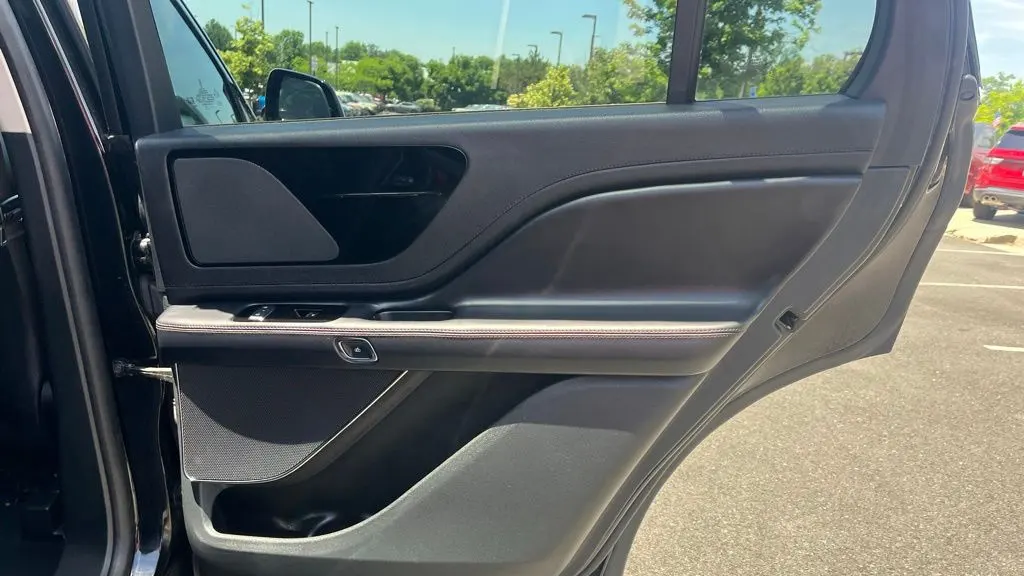 2022 Lincoln Aviator Standard