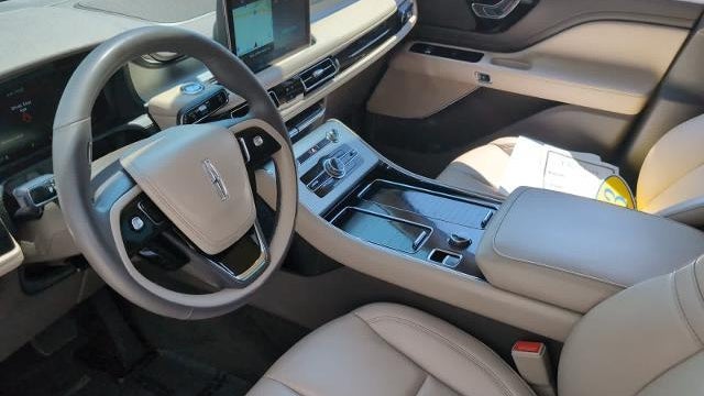 2023 Lincoln Aviator Standard