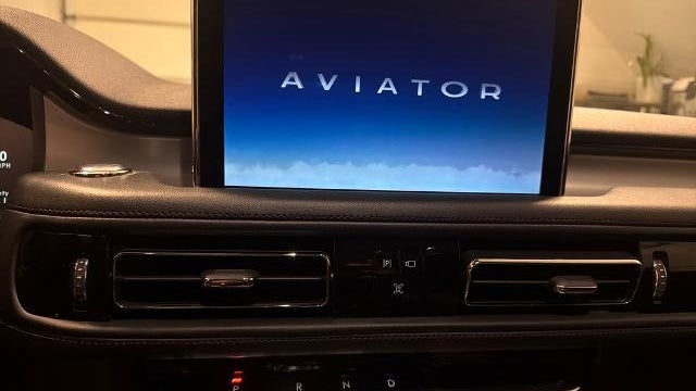 2023 Lincoln Aviator Standard