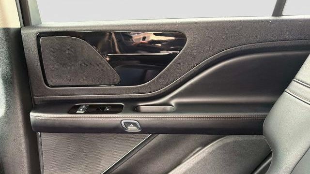 2023 Lincoln Aviator Standard