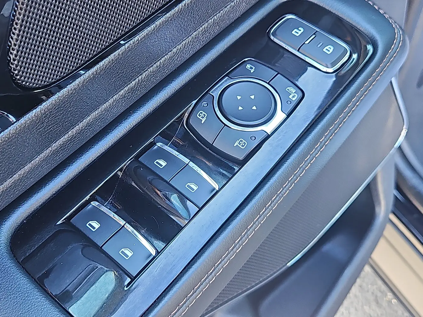 2025 Lincoln Aviator - $58,496