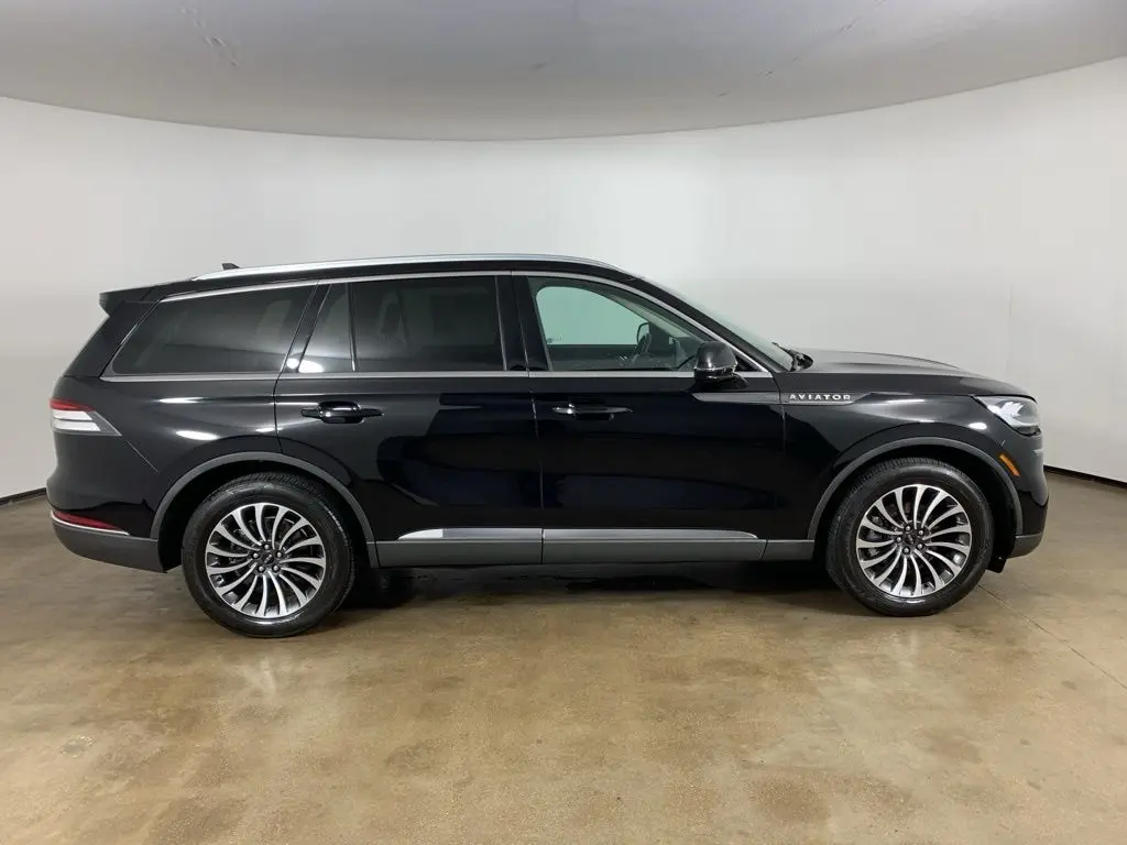 2022 Lincoln Aviator - $34,120