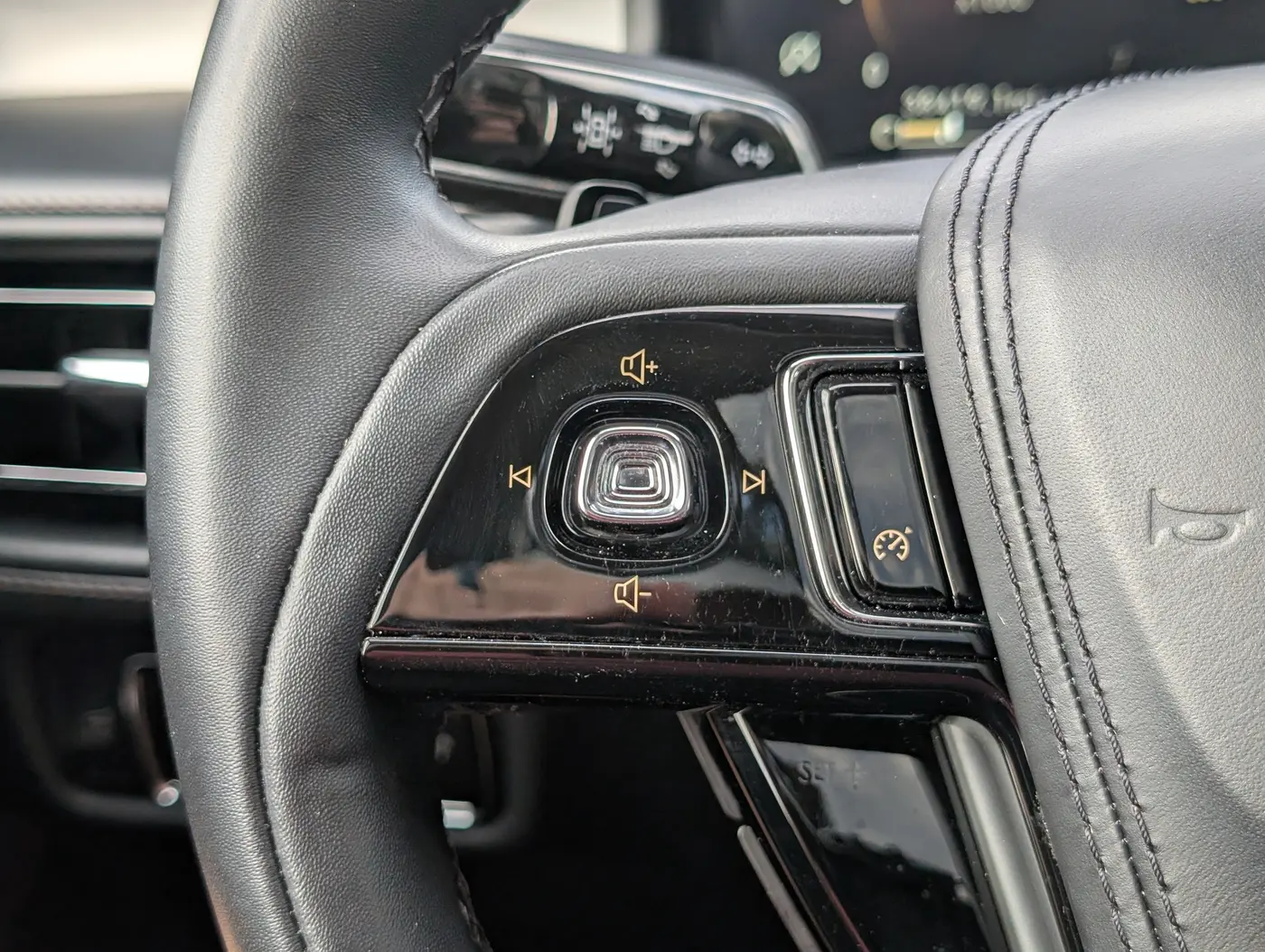 2024 Lincoln Aviator - $44,250