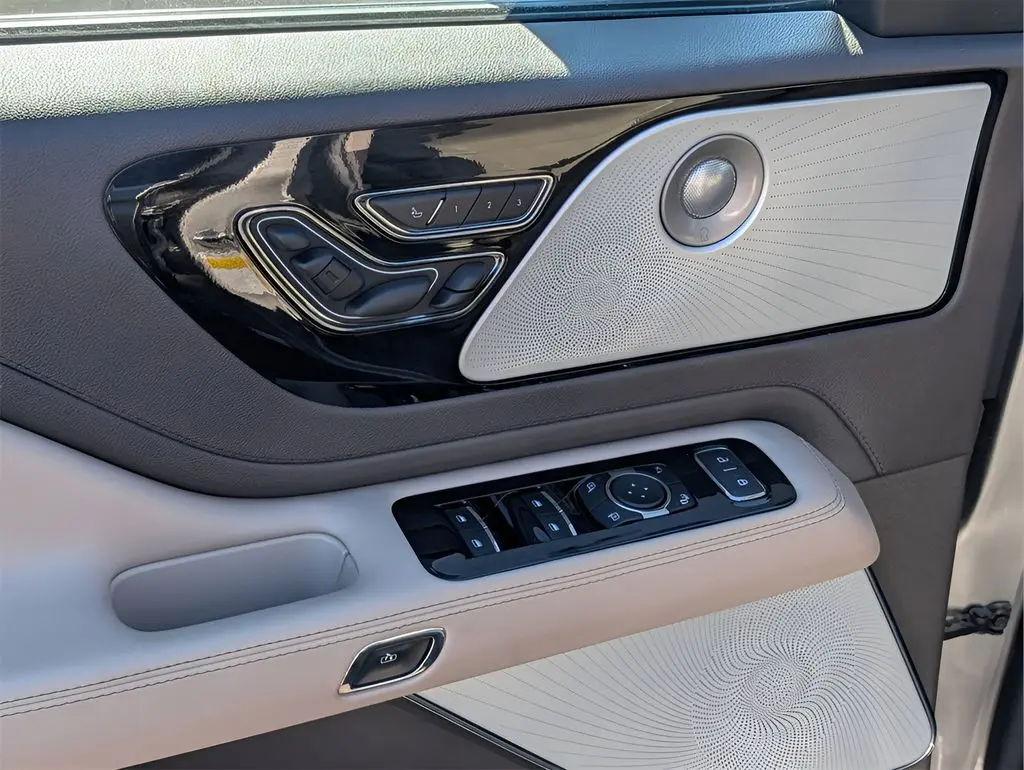 2023 Lincoln Aviator - $37,348