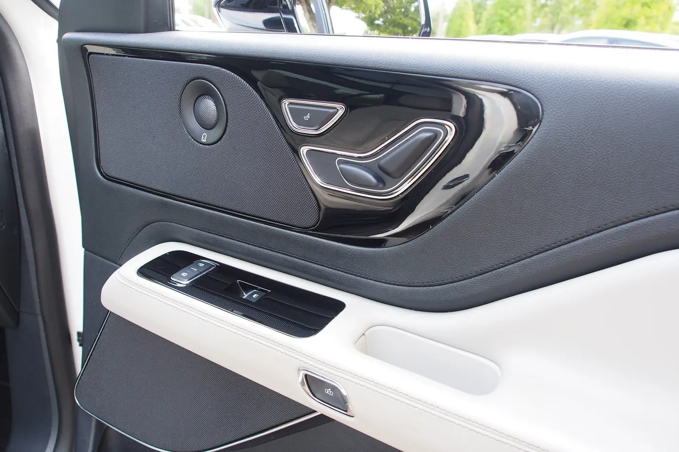 2025 Lincoln Aviator - $54,289