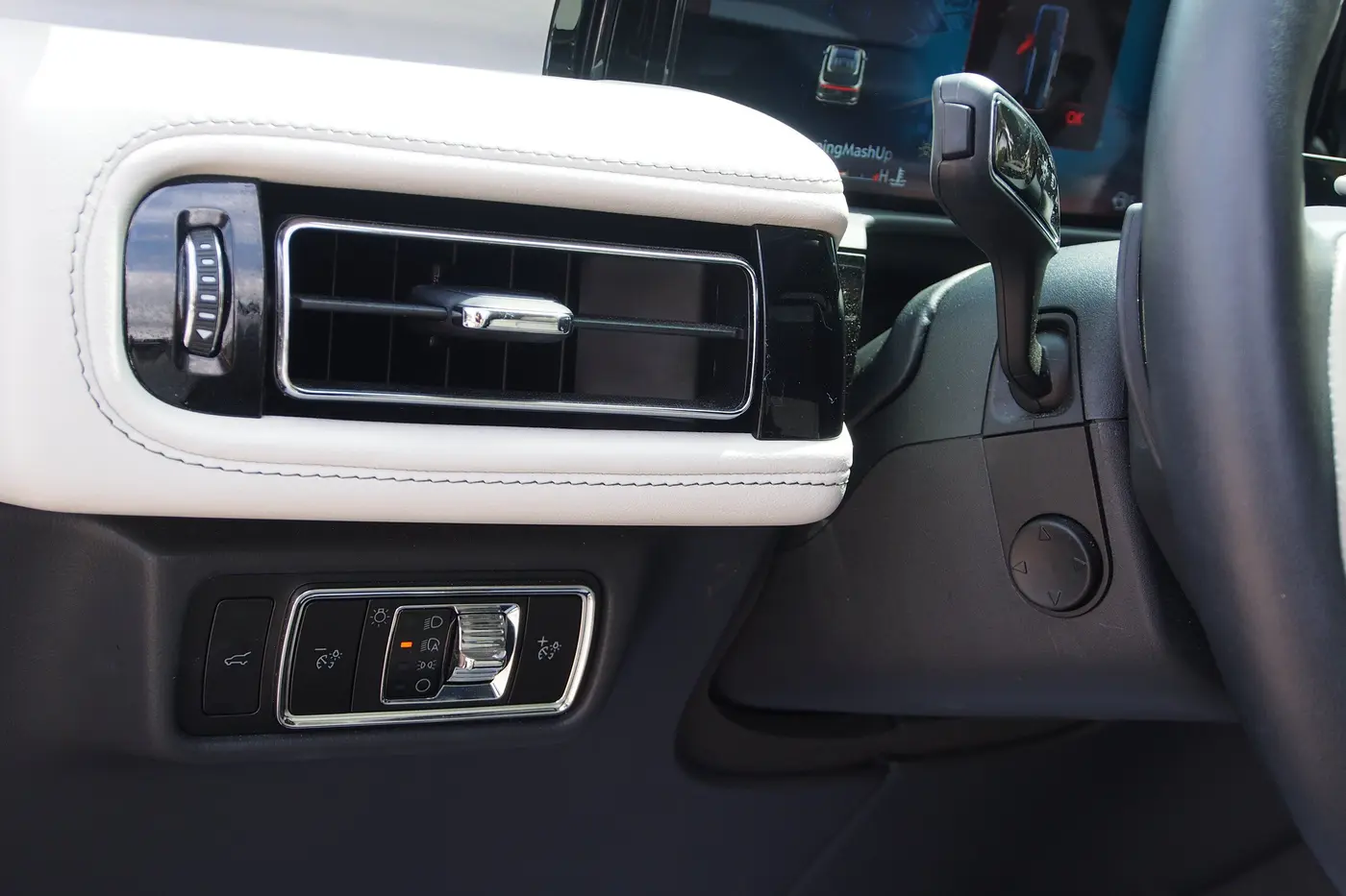 2025 Lincoln Aviator - $54,289