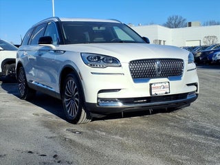 2022 Lincoln Aviator with Pristine White Metallic Tri-Coat Exterior