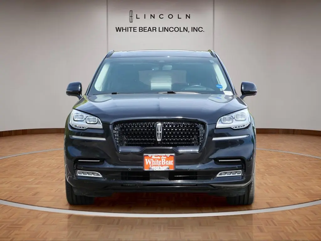 2023 Lincoln Aviator Reserve — photo 1 of 12