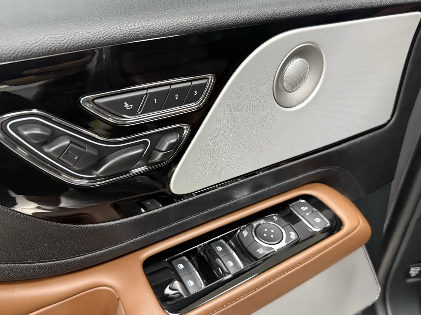 2023 Lincoln Aviator - $41,495