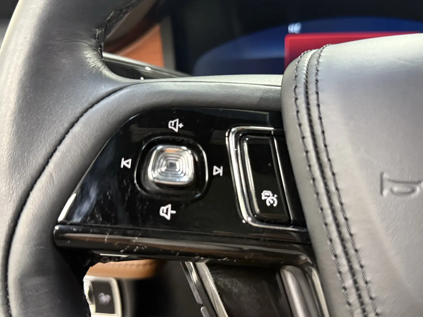 2023 Lincoln Aviator - $41,495