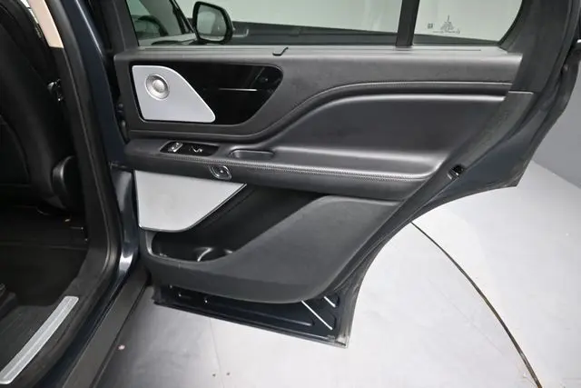 2021 Lincoln Aviator - $24,875