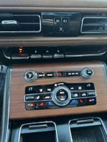 2020 Aviator Thumbnail 18