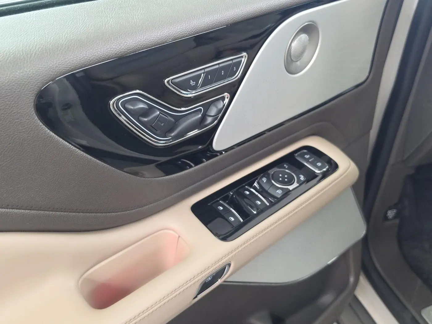 2024 Lincoln Aviator - $48,998