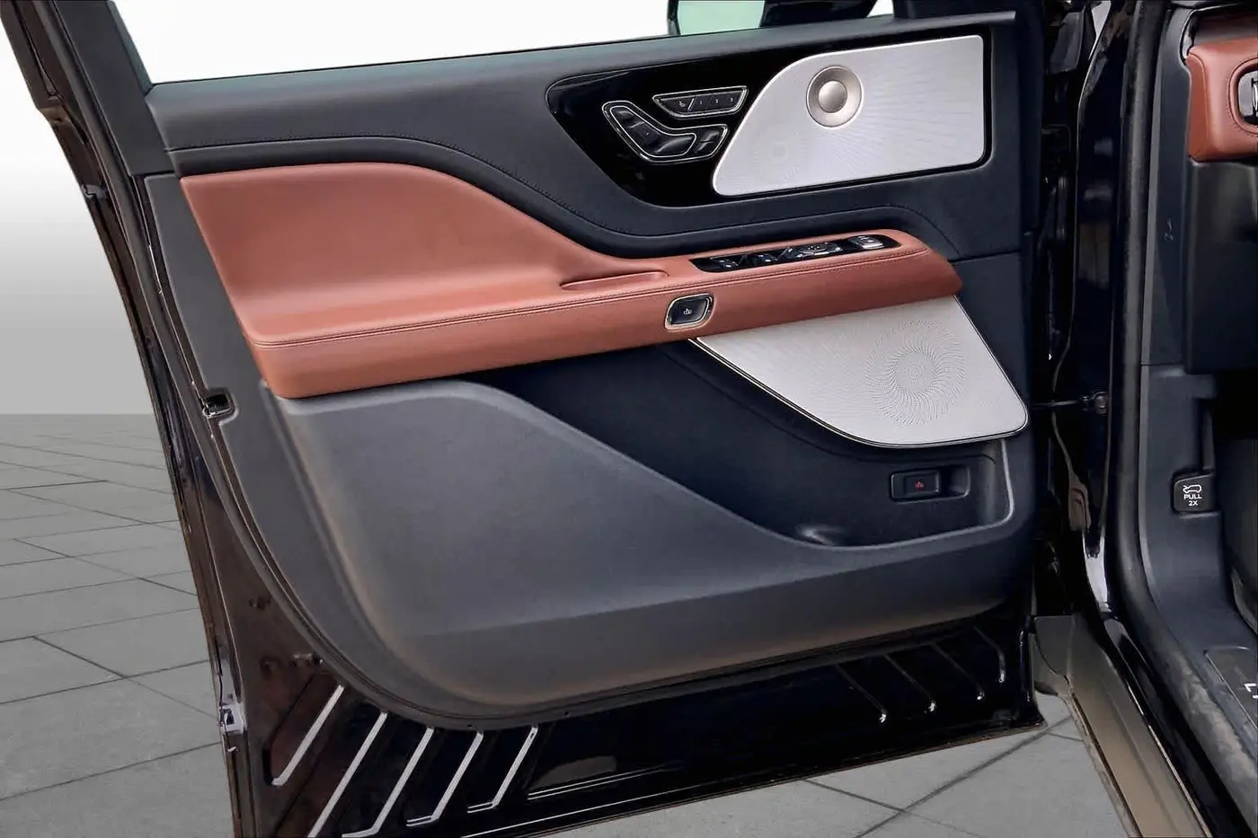 2025 Lincoln Aviator - $58,362