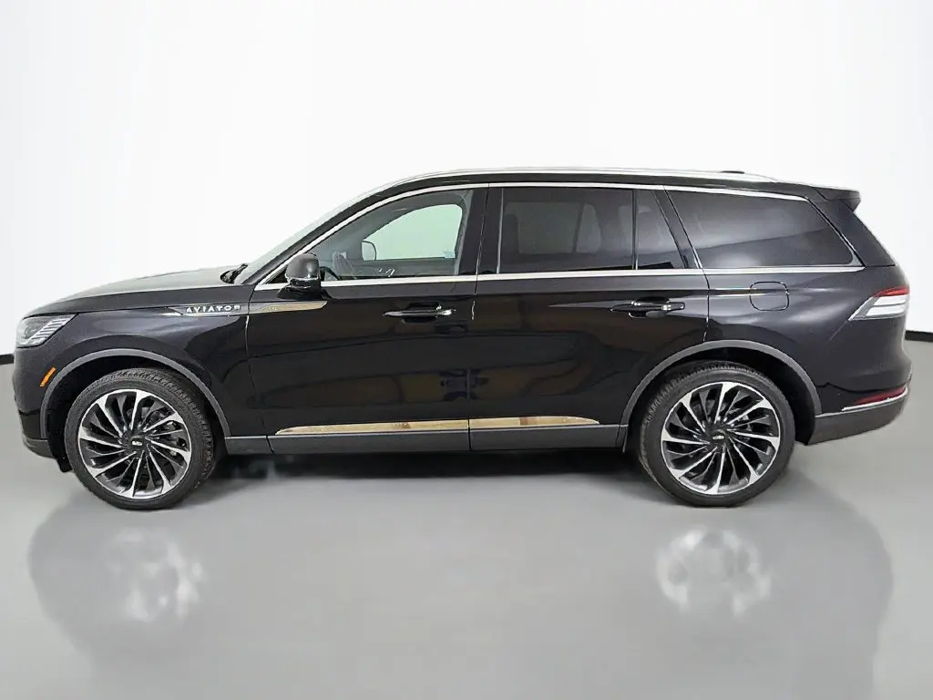 2025 Lincoln Aviator - $59,990