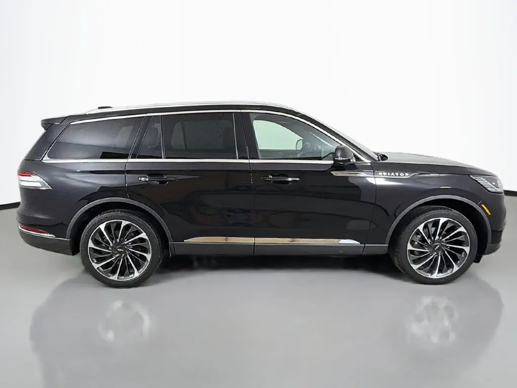 2025 Lincoln Aviator - $59,990