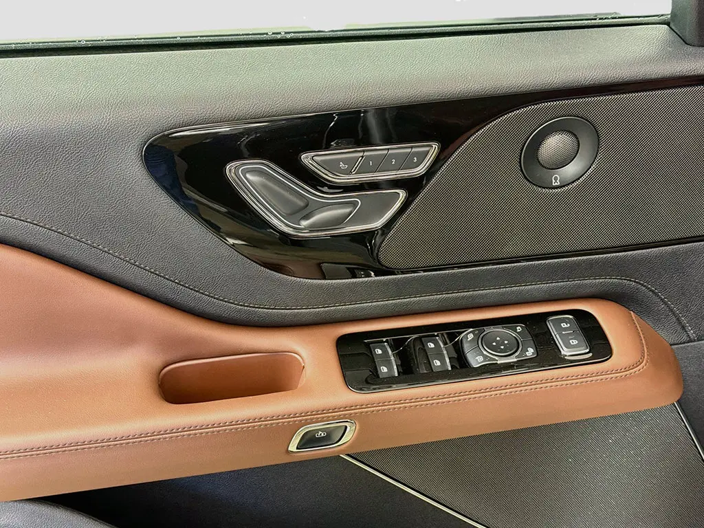 2025 Lincoln Aviator - $59,990