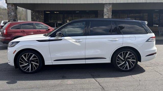 Preowned 2025 Lincoln Aviator Black Label for Sale