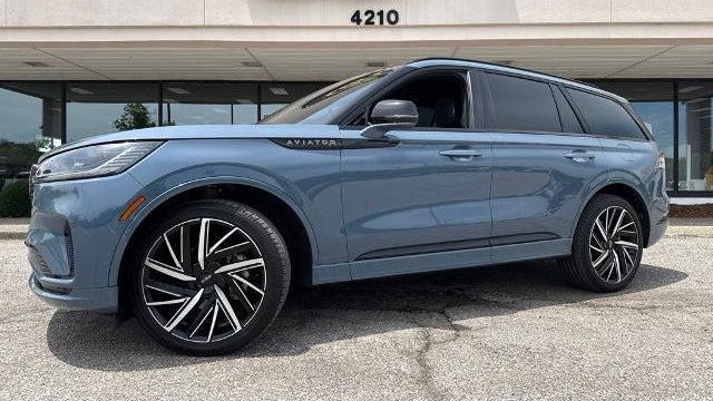 2025 Lincoln Aviator Black Label