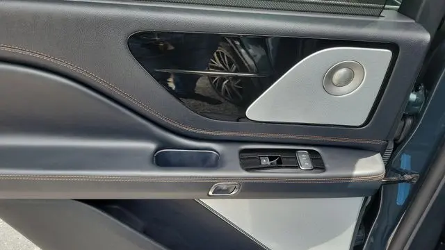2025 Lincoln Aviator Black Label